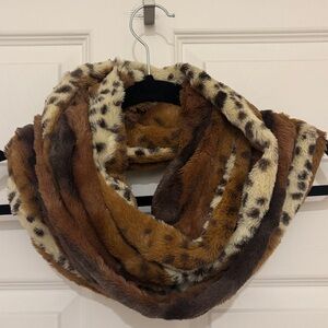 🤎 Faux Fur Animal Print Infinity Scarf 🤎